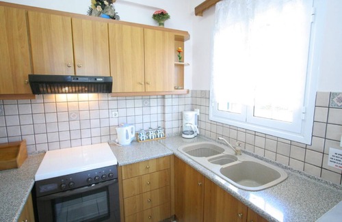 Katsimatika House | Dolphin House Large Private Pool Walk to Beach Sea Views A C Wifi Car Not Required - 557