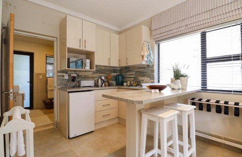 Wilderness Beach Apartment | Dolphinvilla Studio Apartment