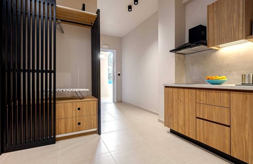 Agia Marina Apartment | Dom Azure Elegant Studio 2