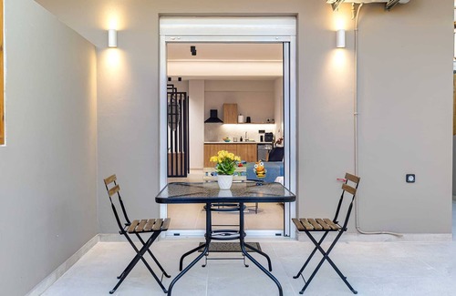 Agia Marina Apartment | Dom Azure Elegant Studio 2