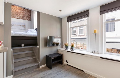 Utrecht City Center Apartment | Dom Tower Suites II by VGW