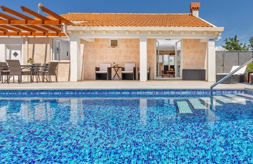 Cilipi Villa | DoMa 2bdm villa near Dubrovnik