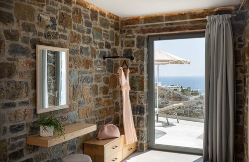 Khora Sfakion Villa | Dóma, panoramic views, and pool.