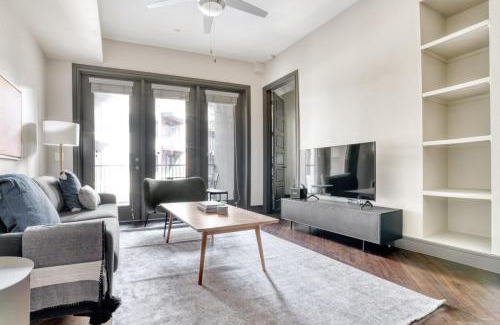 North Burnet Apartment | Domain 2br w gym pool wd nr restaurants ATX-175