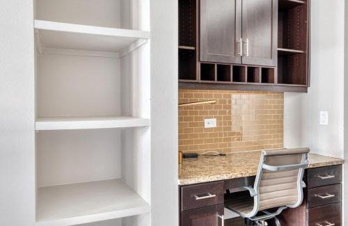 North Burnet Apartment | Domain 2br w gym pool wd nr restaurants ATX-175