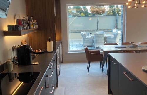 Killarney House | Domain luxury accommodation, 5 mins walk to centrenKillarney , co Kerry