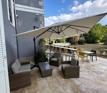 Chatillon-Coligny Villa | Domaine de Chatillon