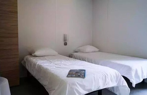 Varennes sur Loire House | Domaine de la Brèche***** - Mobil Home Comfort XL 3 rooms 4 People Air-conditioned