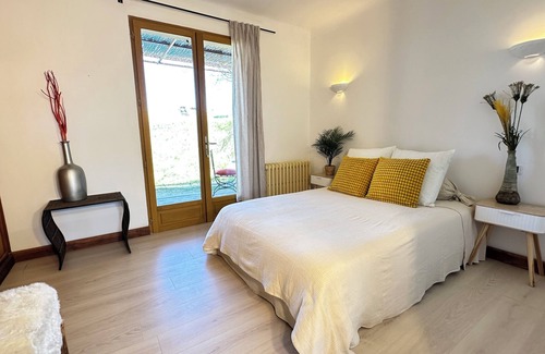 Saint-Jurs Bed & Breakfast | Domaine de La Blache-l'amandier