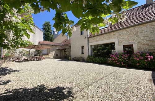 Villaines-les-Prevotes House | Domaine Les Hauts Pres 4/Propriété de Charme au Pied des Vignes