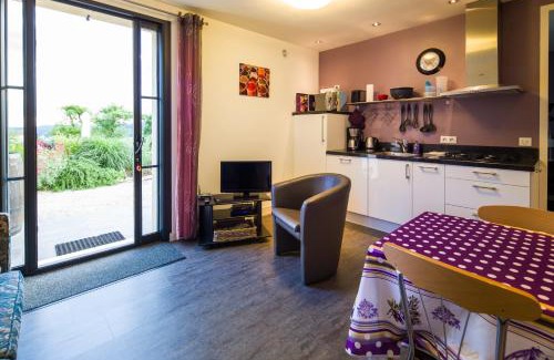 Saint-Julien-de-Lampon Apartment | Domaine l'Ancien Vignoble
