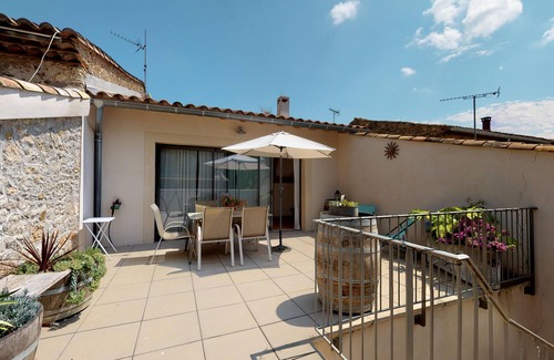 Fabrezan Apartment | Domaine Paul Huc, upscale apartment in the heart of Corbières