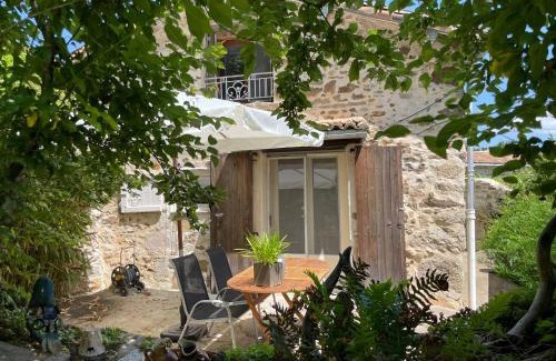 Fomperron Apartment | Domaine Rocheux