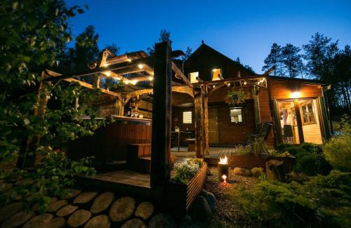 Sulecki Borek House | Domek całoroczny SÓWKA na Kaszubach z banią i sauną na wyłączność, wspólny basen i bilard z domkiem Jeleniówka - Ostrowite Leśna Dolina