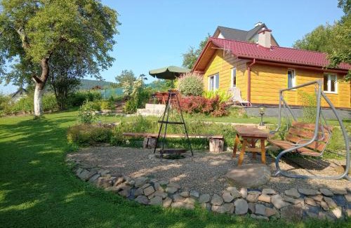 Bobrka House | Domek w bieszczadzkim sadzie Solina