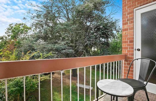 Caulfield North Apartment | Domi Rentals - The Meadow Gardens