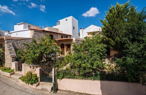 Kastelli House | Dominiki's Cretan Stone House