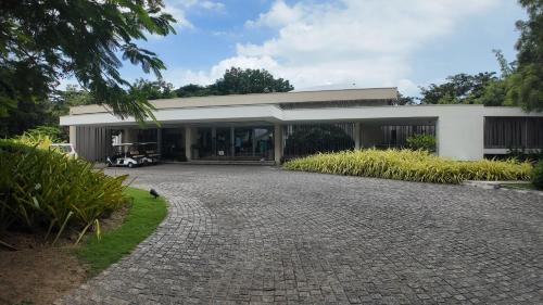Maribago Apartment | Dominiks Green Heaven Epic Ocean View Tambuli Pool