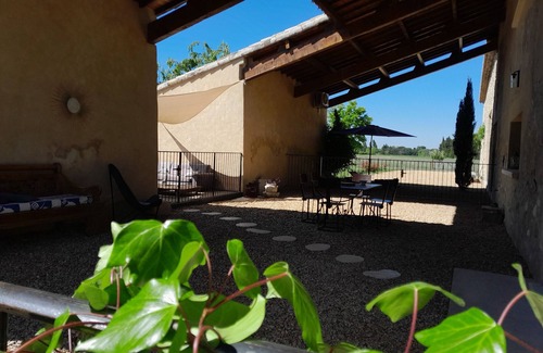 Verquieres Cottage | Dominique and Eric welcome you to their large, characterful Mas with heated swimming pool.