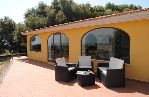 Orosei Condo | Domos Cotticone (mini-apartment complex)