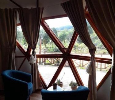 Los Hornillos Hotel | Domos geosdesicos Portal de las Sierras