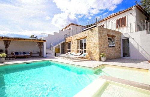Tertenia Villa | Domus Aura villa in Sardinia with sea view and pool