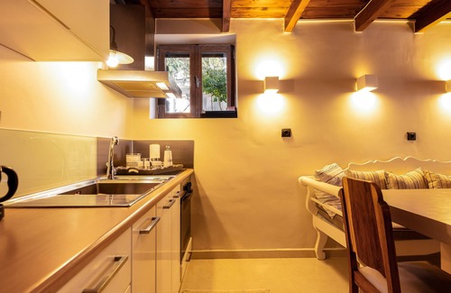 Spilion Apartment | Domus Polymnia-Beautiful Stone Built, 2 bedroom apt With Stunning Mountain Views