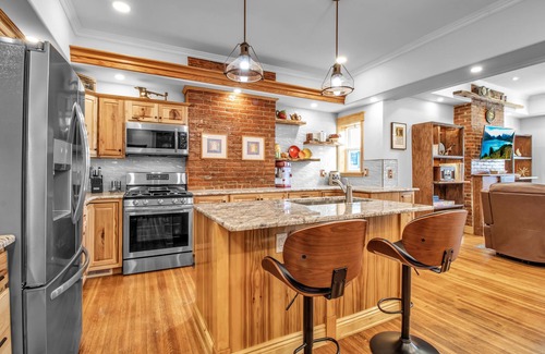 Front Park Apartment | Don't look.you'll fall in love!