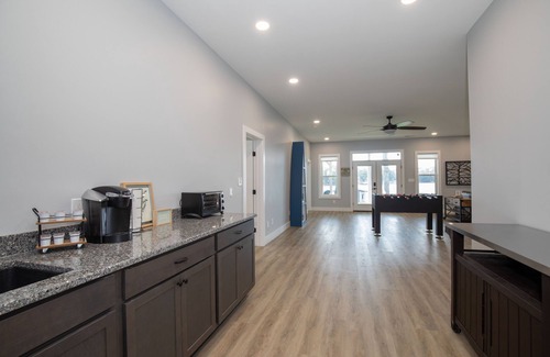 Henrico House | Don't miss this beautiful waterfront home on Pea Hill Creek in Lake Gaston!