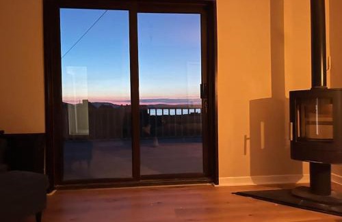 Lettermacaward House | Donegal Beach Cottage with Sea Views & Internet TV, sleeps six
