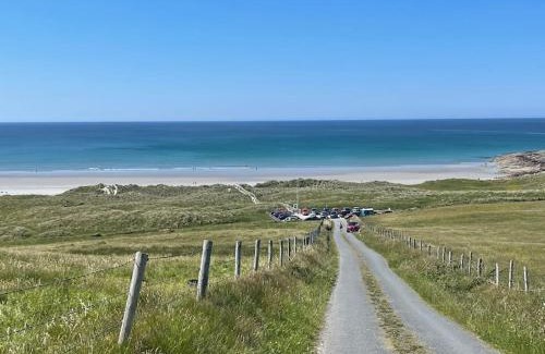 Lettermacaward House | Donegal Beach Cottage with Sea Views & Internet TV, sleeps six