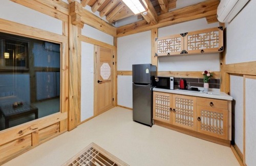 Donghae House | Donghae Hanok Donganjae Pension