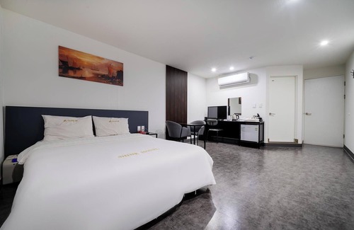 Donghae Hotel | Donghae Shine