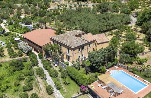 Mitogio House | Donna Lucia 1890 Countryhouse with Sea View, Shared Pool, Shared Garden & Wi-Fi