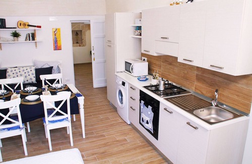 Monopoli Apartment | Donnalby First Floor House with Terrace