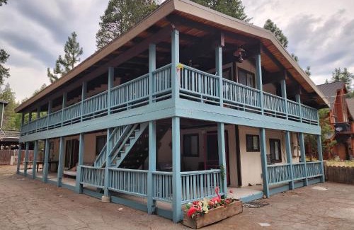 Donner Lake Woods Ski Chalet | Donner Lake Gem 4Br 3Bath Chalet