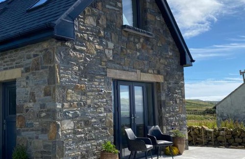 Doolin House | Doonagore Lodge with Spectacular elevated Seaviews