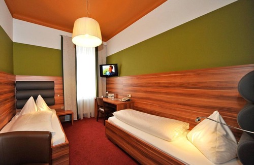 Spittal an der Drau House | Doppelzimmer mit Dusche/wc - Hotel Ertl