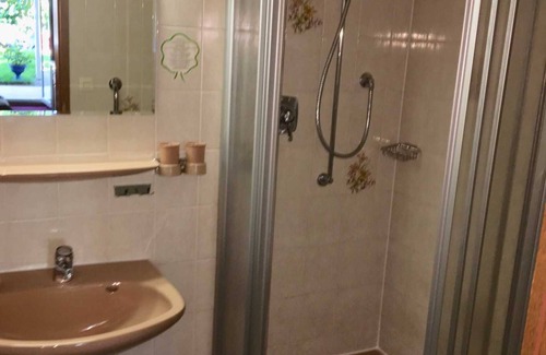 Meersburg Bed & Breakfast | Doppelzimmer B - Gästehaus am Lindenweg