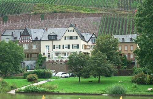 Uerzig Bed & Breakfast | Doppelzimmer Deluxe - Wein- und Gästehaus Gerlach
