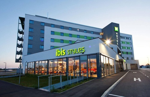 Parndorf House | Doppelzimmer, Dusche, WC - Ibis Styles Parndorf Neusiedler See