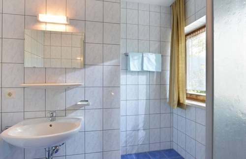 Soell House | Doppelzimmer, Dusche, WC Frühstück Kurz - Gasthof Gruberhof
