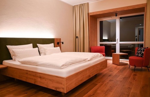 Boos Bed & Breakfast | Doppelzimmer Eifel-zeit Dusche/wc - Eifelhotel Fuchs