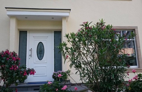 Bad Bertrich House | Doppelzimmer Erker mit Balkon - Hotel Haus Hohenzollern/haus Ambiente