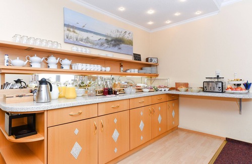 Esens Cottage | Doppelzimmer Helgoland - Pension Nordkap in Bensersiel