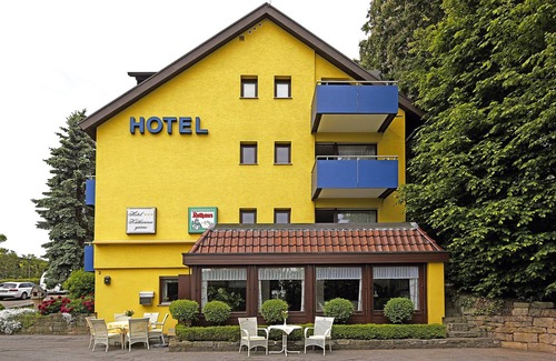 Tuebingen Apartment | Doppelzimmer mit Bad und WC