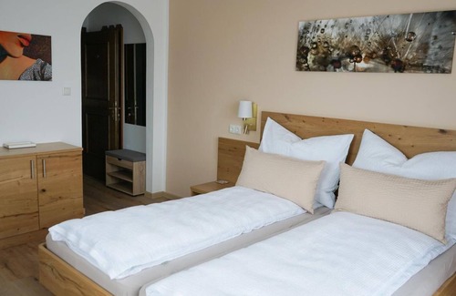 Seeboden Bed & Breakfast | Doppelzimmer mit Balkon und Seeblick - Pension Paßler