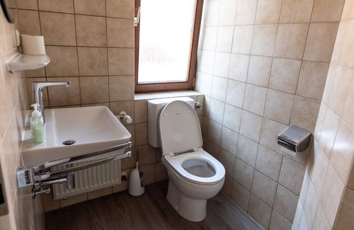 Hollfeld House | Doppelzimmer mit Kleiner Terrasse - Zi. 1 - Gasthof Schrenker