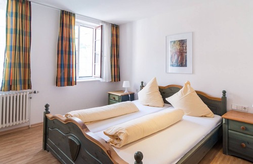 Calw Apartment | Doppelzimmer mit WC und Dusche