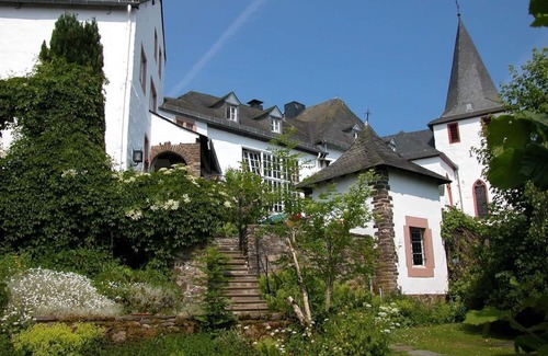 Kronenburg House | Doppelzimmer Superior - Burghaus und Villa Kronenburg